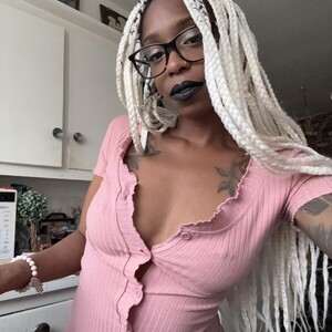 mochahoneyxox Ebony webcam from Canada