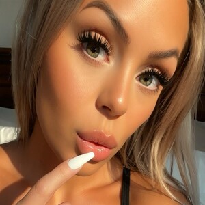 MaysinRosexx webcam profile - American